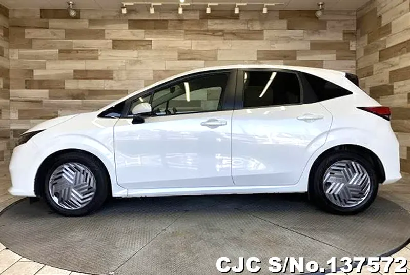 Nissan Note in White for Sale Image 4