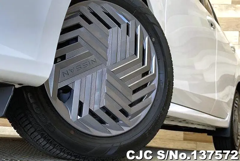 Nissan Note in White for Sale Image 12