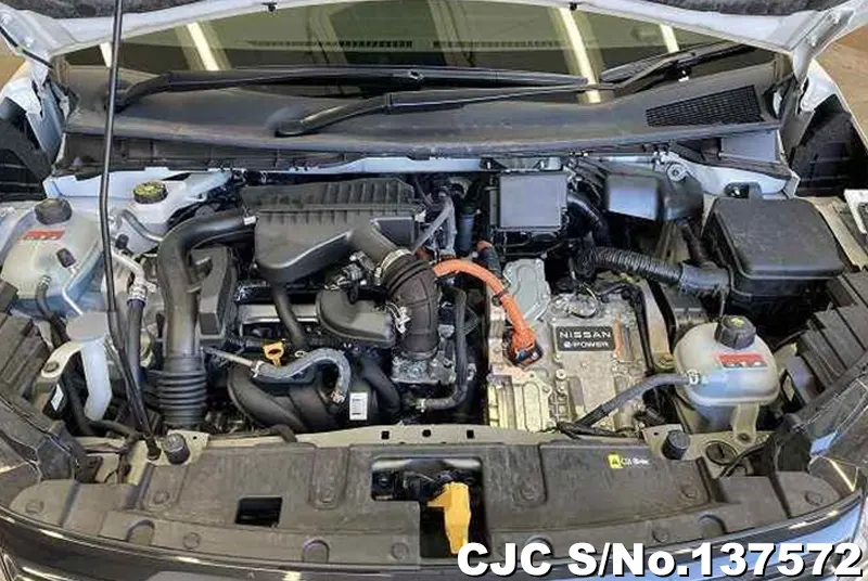 Nissan Note in White for Sale Image 13
