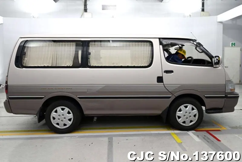 1995 Toyota / Hiace Stock No. 137600