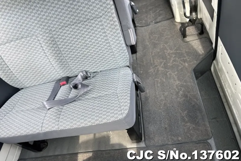2001 Toyota / Hiace Stock No. 137602