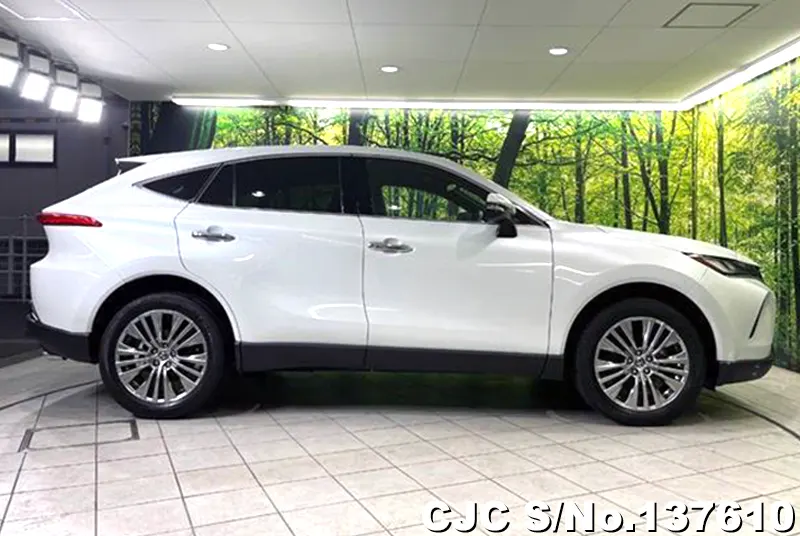 2022 Toyota / Harrier Stock No. 137610