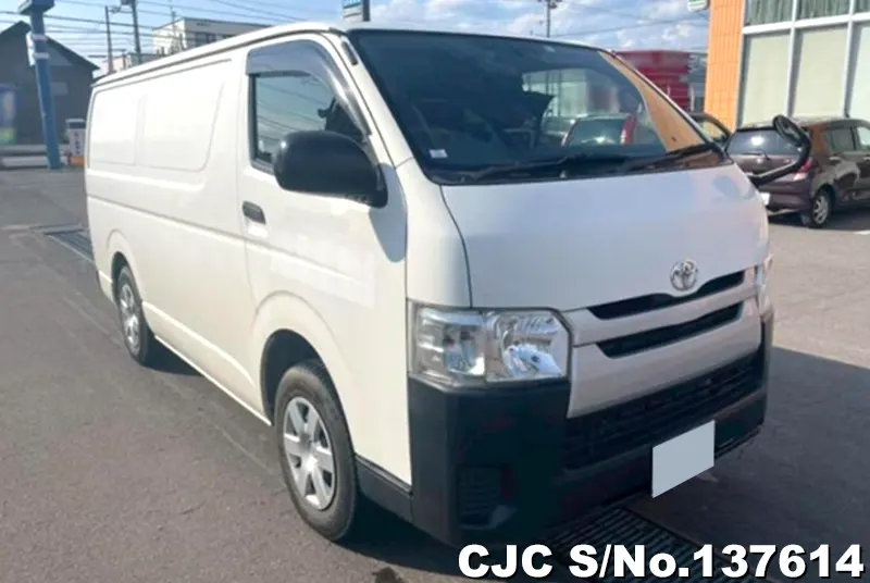 2017 Toyota / Hiace Stock No. 137614
