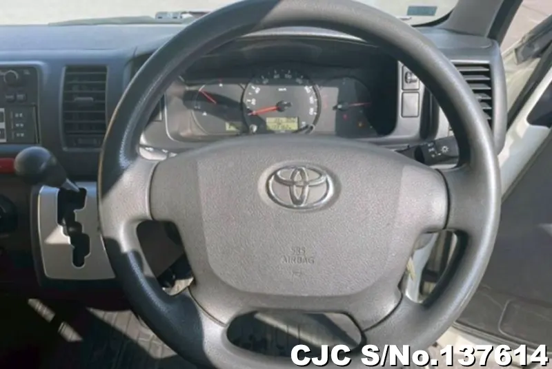 2017 Toyota / Hiace Stock No. 137614