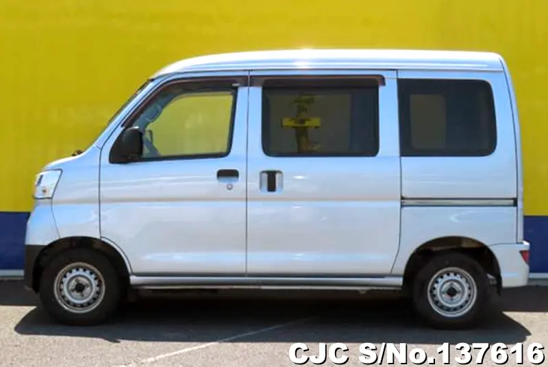 2021 Daihatsu / Hijet Stock No. 137616