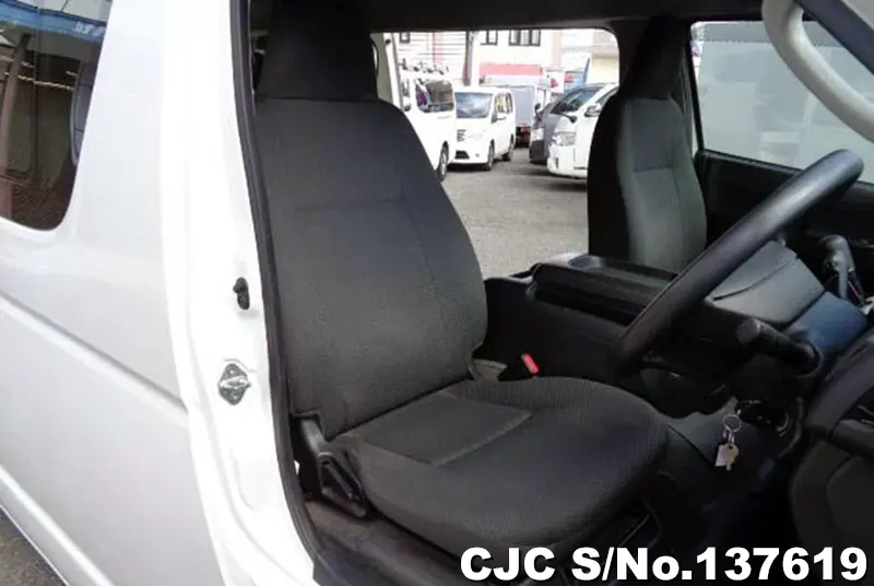 2016 Toyota / Hiace Stock No. 137619