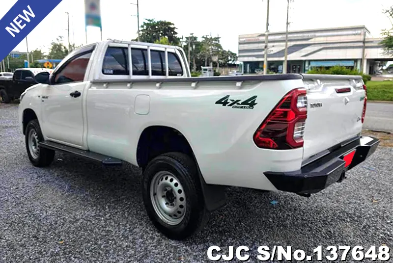 Toyota Hilux in White for Sale Image 1