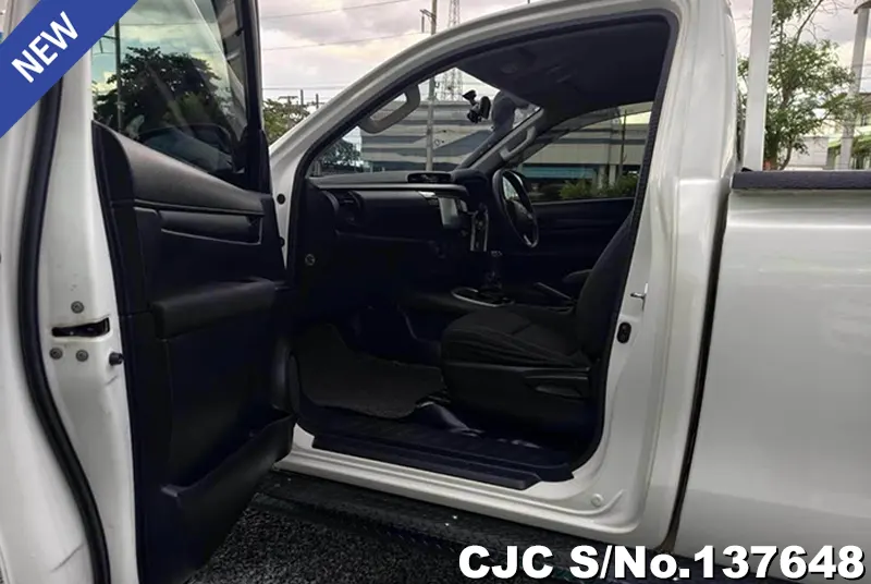 Toyota Hilux in White for Sale Image 4