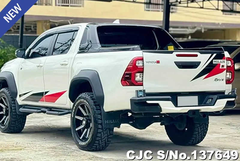Toyota Hilux in White for Sale Image 1