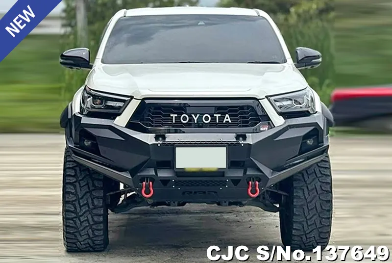 Toyota Hilux in White for Sale Image 4