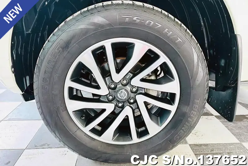 Nissan Navara in White for Sale Image 10