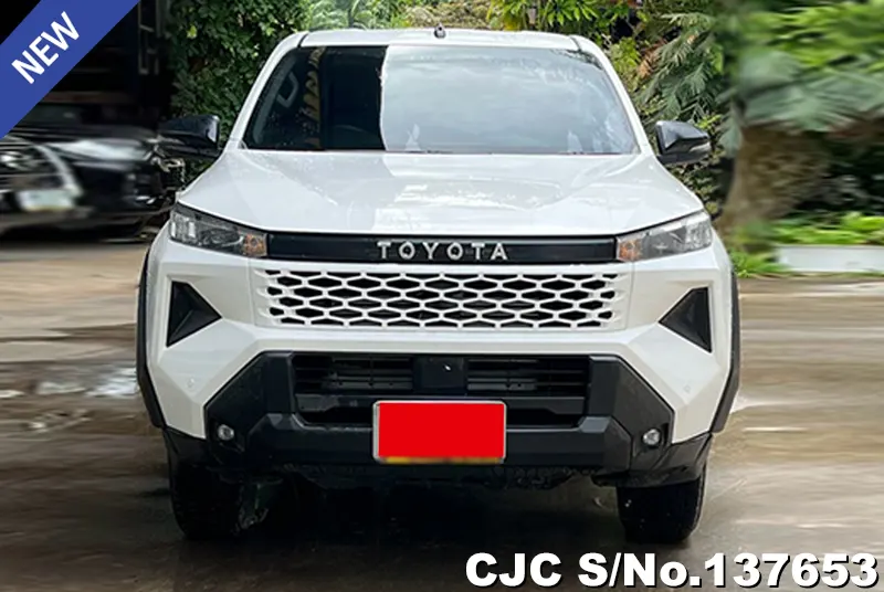 Toyota Hilux in White for Sale Image 4