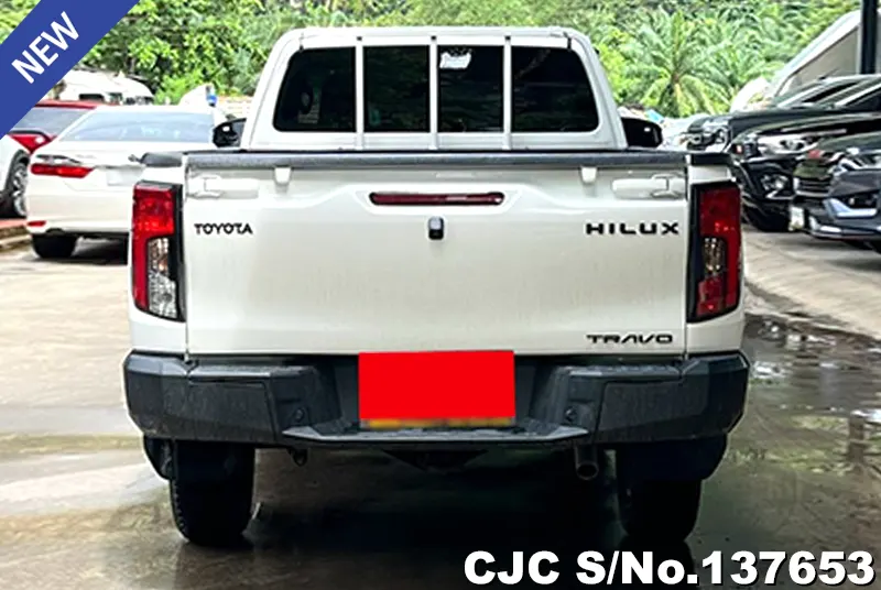 Toyota Hilux in White for Sale Image 5