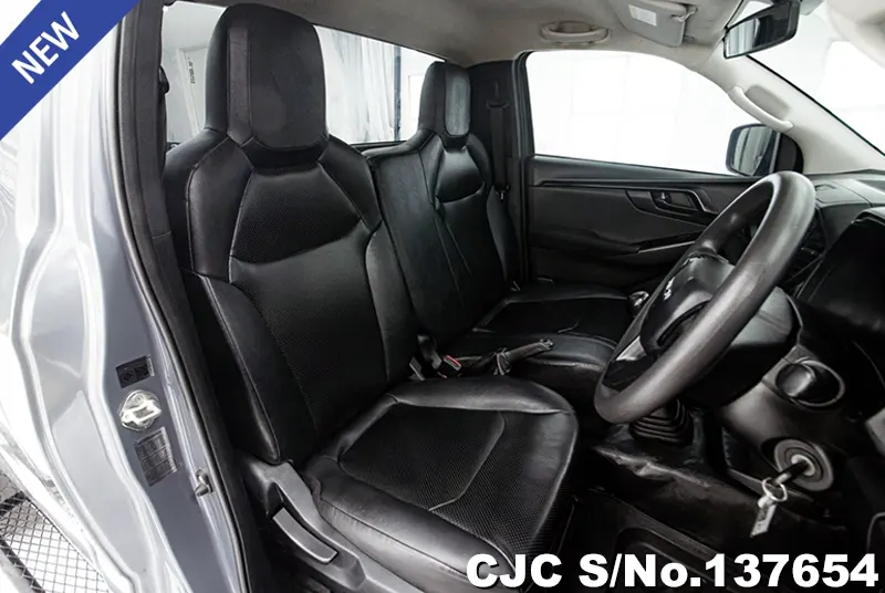 Isuzu D-Max in Gray for Sale Image 6