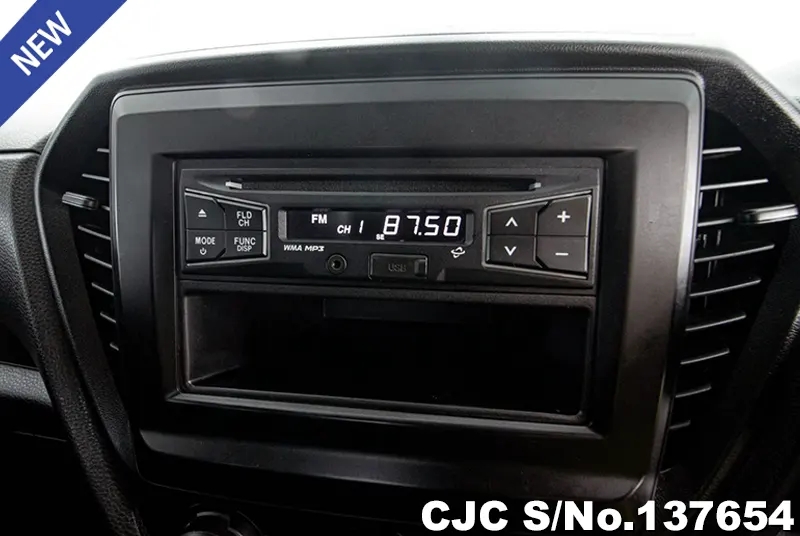 Isuzu D-Max in Gray for Sale Image 7