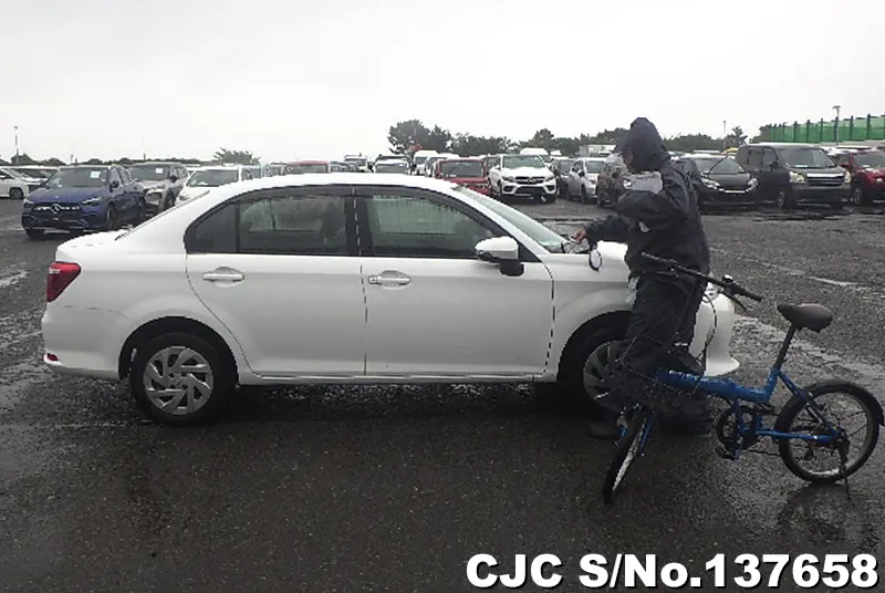 2021 Toyota / Corolla Axio Stock No. 137658