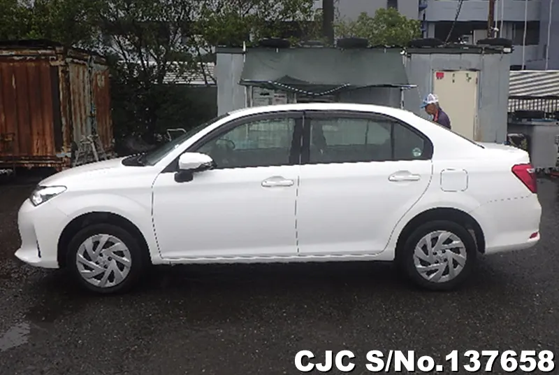2021 Toyota / Corolla Axio Stock No. 137658