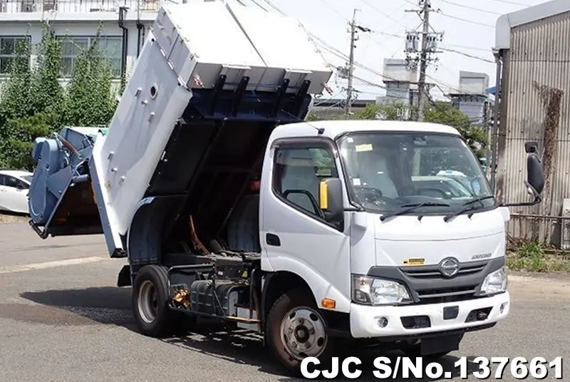 2017 Hino / Dutro Stock No. 137661