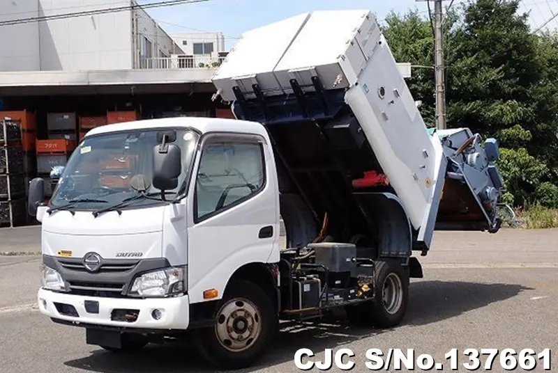 2017 Hino / Dutro Stock No. 137661