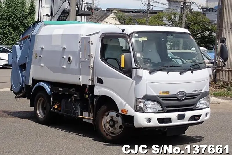 2017 Hino / Dutro Stock No. 137661