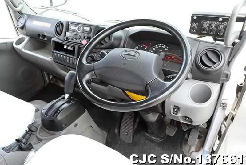 2017 Hino / Dutro Stock No. 137661