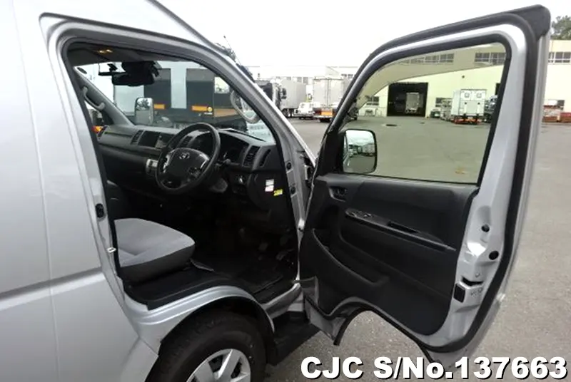 2020 Toyota / Hiace / Commuter Stock No. 137663