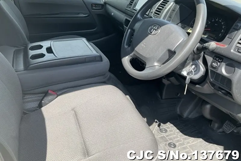 2015 Toyota / Hiace Stock No. 137679