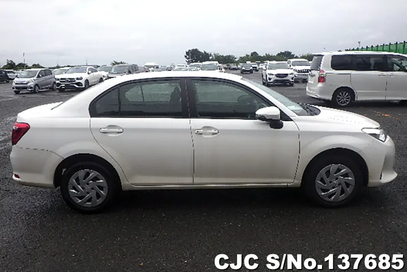 2021 Toyota / Corolla Axio Stock No. 137685