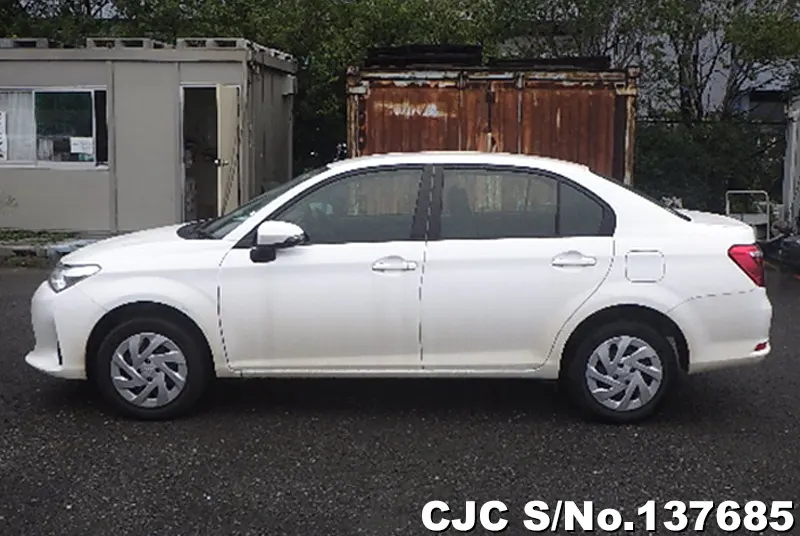 2021 Toyota / Corolla Axio Stock No. 137685
