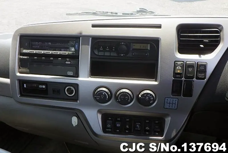 2015 Nissan / Condor Stock No. 137694