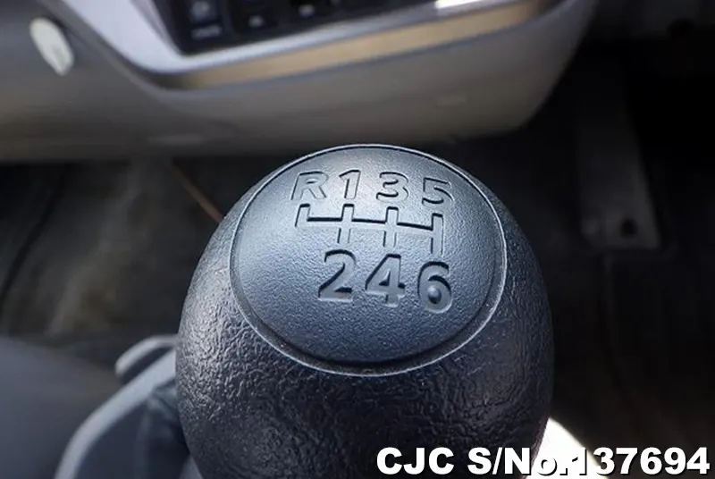 2015 Nissan / Condor Stock No. 137694