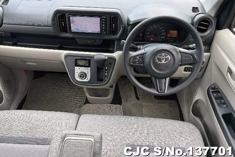 2017 Toyota / Passo Stock No. 137701