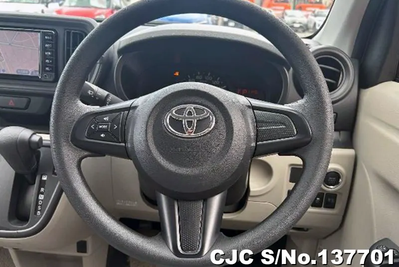 2017 Toyota / Passo Stock No. 137701