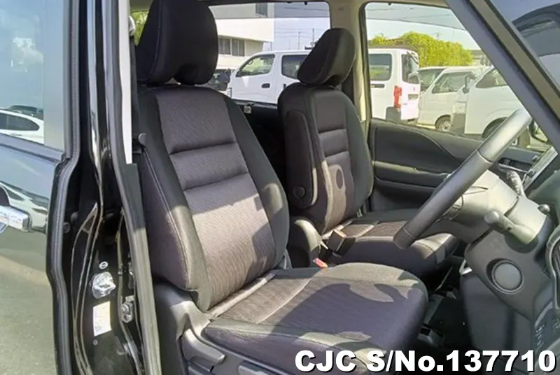 2017 Nissan / Serena Stock No. 137710