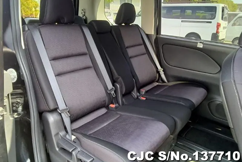 2017 Nissan / Serena Stock No. 137710