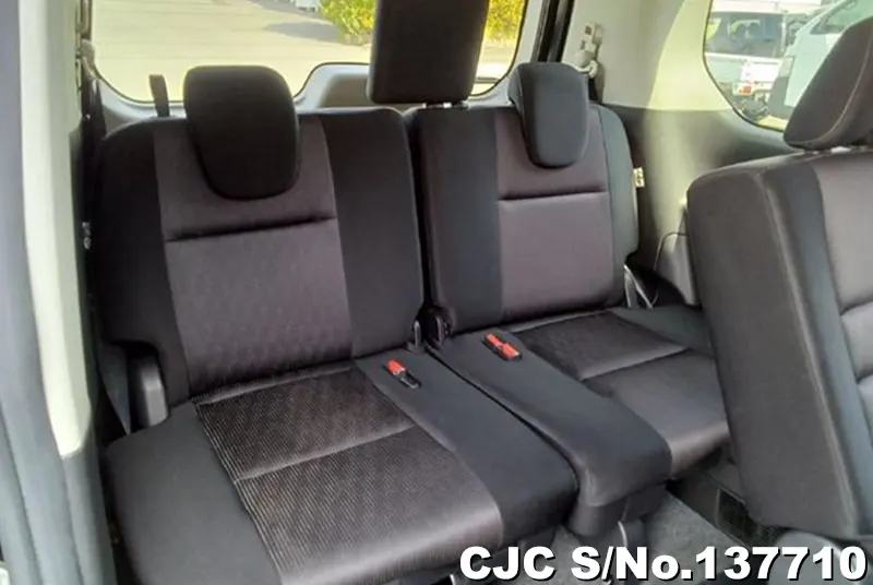 2017 Nissan / Serena Stock No. 137710