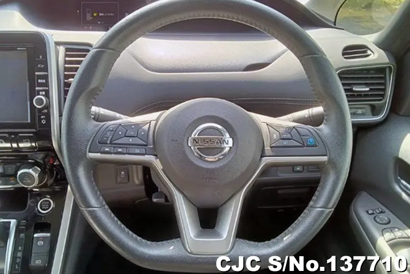2017 Nissan / Serena Stock No. 137710