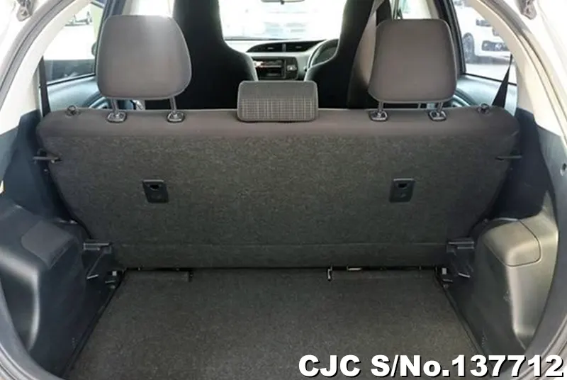 2017 Toyota / Vitz Stock No. 137712