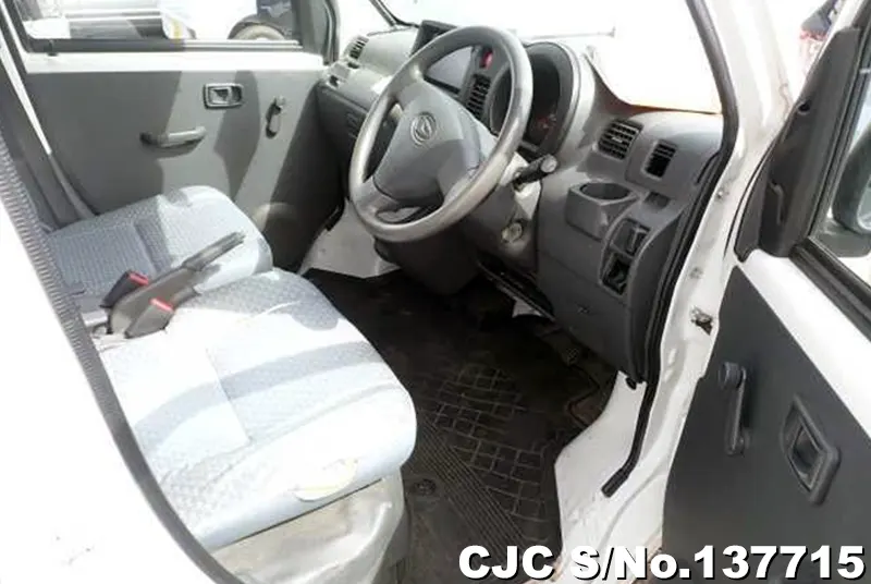 2017 Daihatsu / Hijet Van Stock No. 137715
