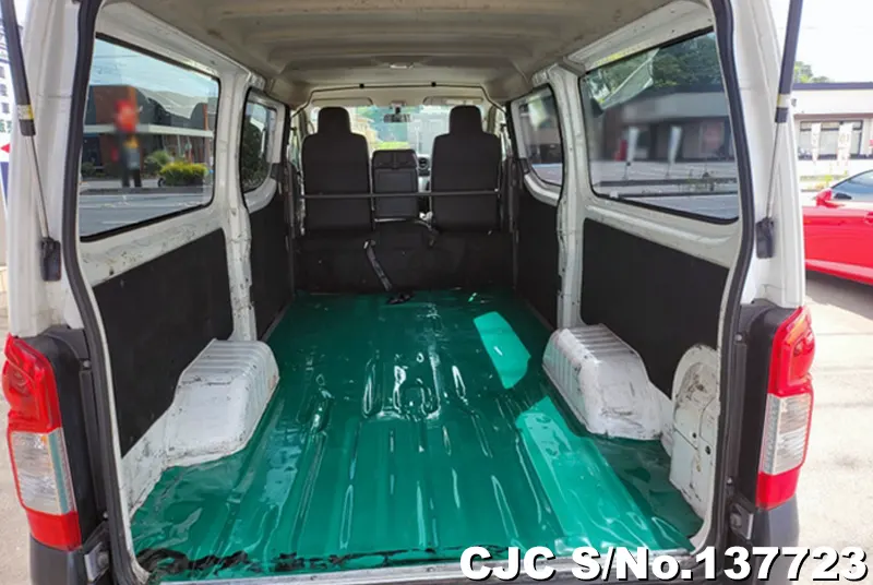 2015 Nissan / Caravan Stock No. 137723
