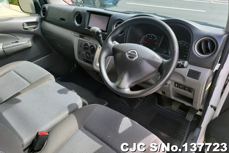 2015 Nissan / Caravan Stock No. 137723