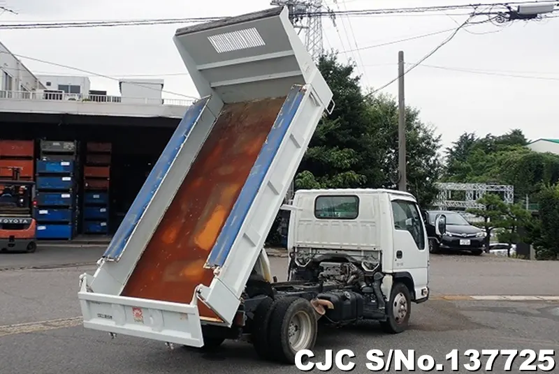 2011 Isuzu / Elf Stock No. 137725