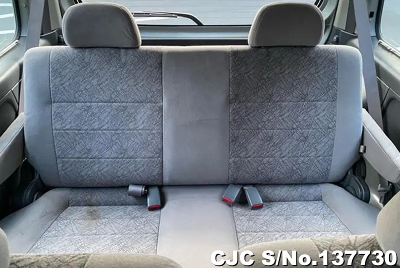 2005 Nissan / Caravan Stock No. 137730