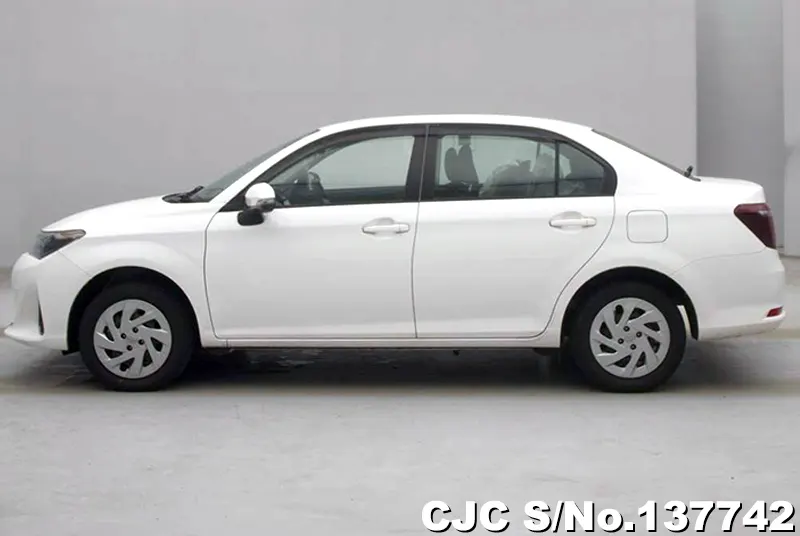 2023 Toyota / Corolla Axio Stock No. 137742