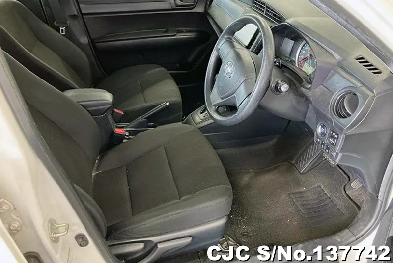 2023 Toyota / Corolla Axio Stock No. 137742