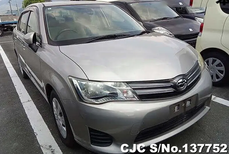 Toyota / Corolla Axio 2012