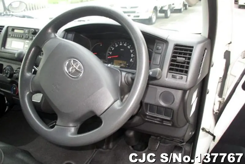 2017 Toyota / Hiace Stock No. 137767