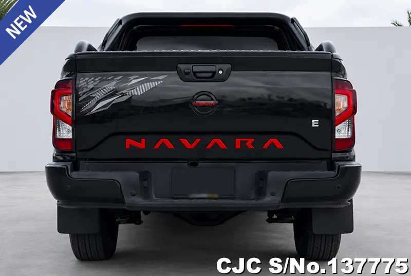 Nissan Navara in Black for Sale Image 5