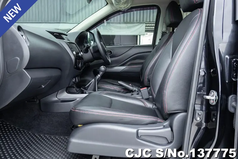 Nissan Navara in Black for Sale Image 9