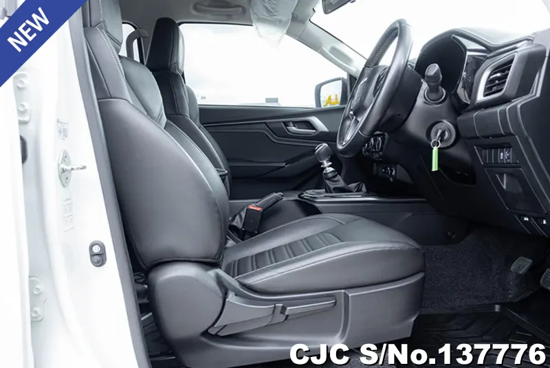 Isuzu D-Max in White for Sale Image 9